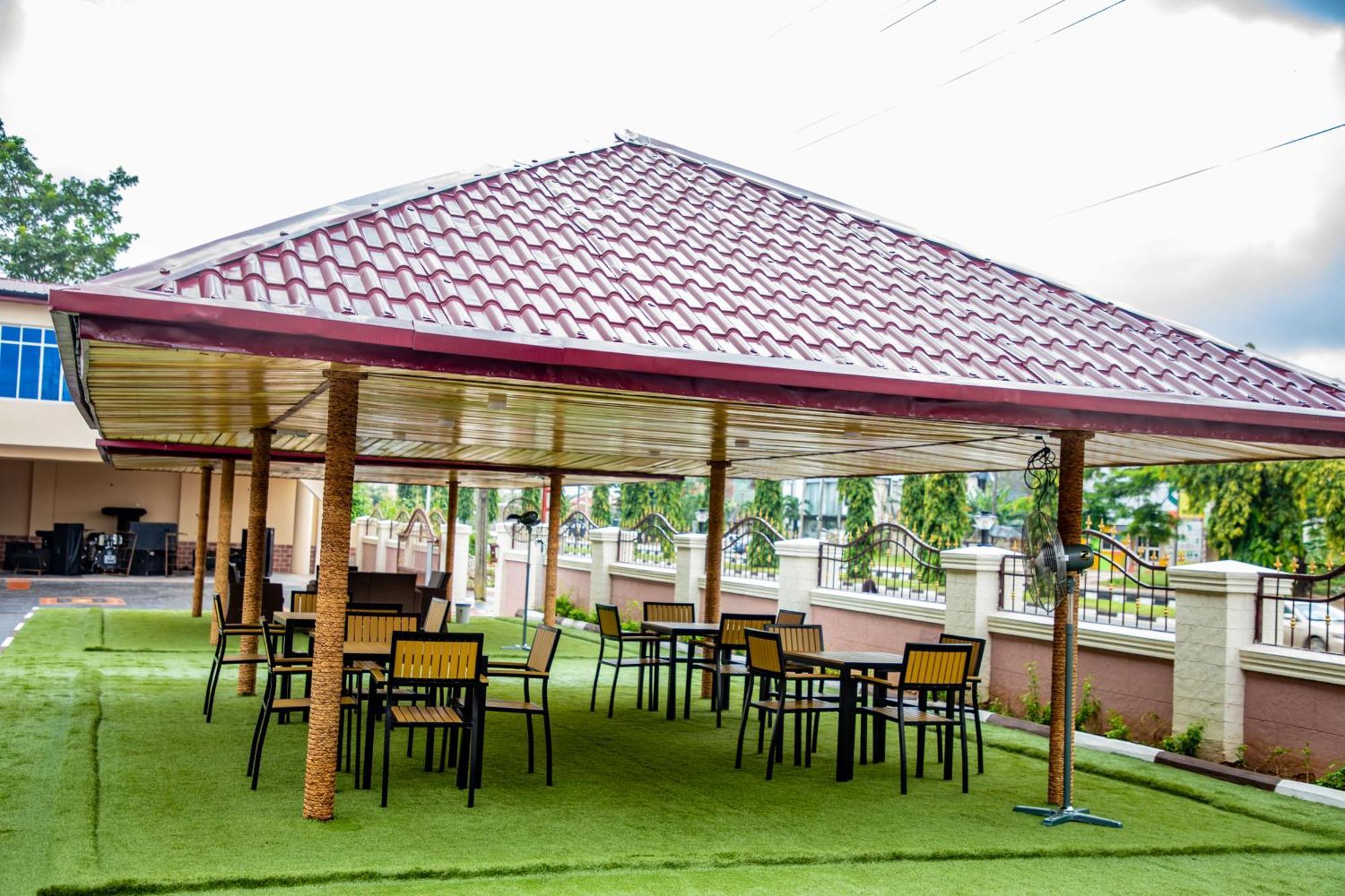 Villa Hilton Hotels Uyo Exterior photo