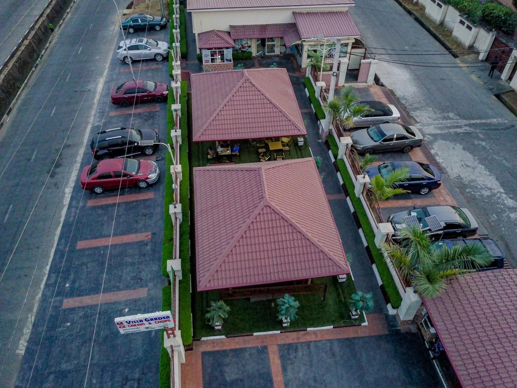 Villa Hilton Hotels Uyo Exterior photo
